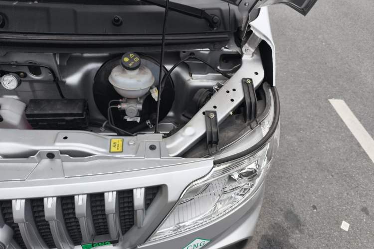 Used CHANGAN KAICHENG Ruixing M60 2023 1.6L CNG Comfort-Grade 6-Seater Passenger Vehicle Engine Bay Left
