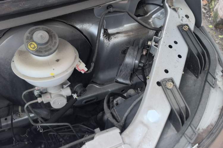 Used CHANGAN KAICHENG Ruixing M60 2023 1.5L GDI Comfort-Class Passenger Vehicle 6/7 Seats Engine Bay Left