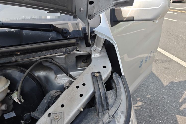 Used CHANGAN KAICHENG Ruixing M60 2023 1.6L CNG Comfort-Grade 6-Seater Passenger Vehicle Engine Bay Left