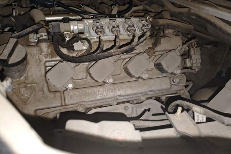 Used CHANGAN KAICHENG Ruixing M60 2023 1.6L CNG Comfort-Grade 6-Seater Passenger Vehicle Engine Bay Left