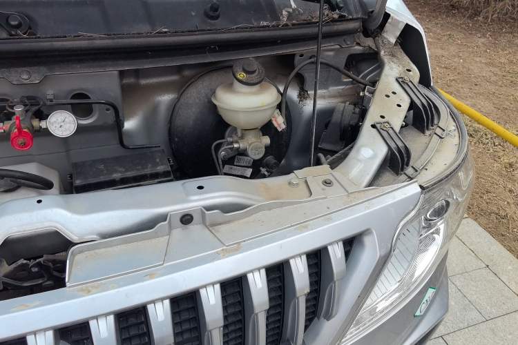 Used CHANGAN KAICHENG Ruixing M60 2023 1.6L CNG Comfort-Grade 6-Seater Passenger Vehicle Engine Bay Left