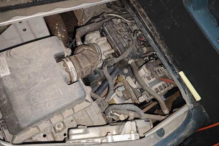 Used CHANGAN KAICHENG Ruixing M60 2023 1.5L GDI Comfort Van 2-Seater Engine Bay