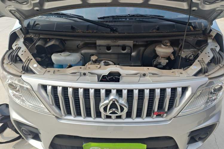 Used CHANGAN KAICHENG Ruixing M60 2023 1.5L GDI Comfort-Class Passenger Vehicle 6/7 Seats Engine Bay