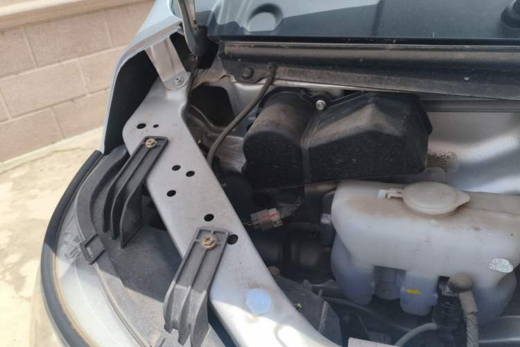 Used CHANGAN KAICHENG Ruixing M60 2023 1.5L GDI Elite-Class Passenger Vehicle 6/7 Seats Engine Bay Right