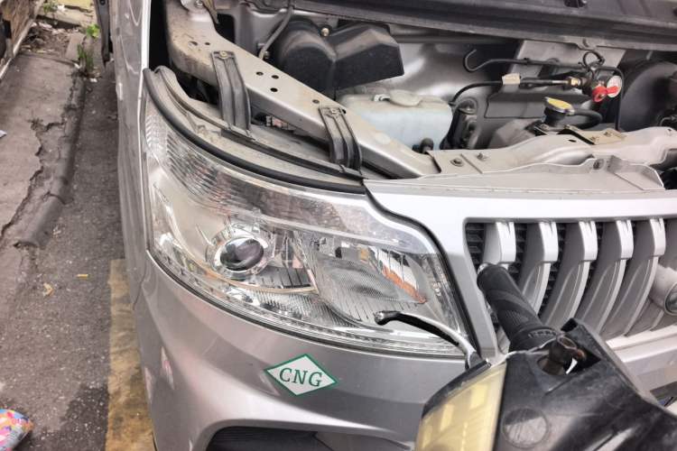 Used CHANGAN KAICHENG Ruixing M60 2023 1.6L CNG Comfort-Grade 6-Seater Passenger Vehicle Engine Bay Right