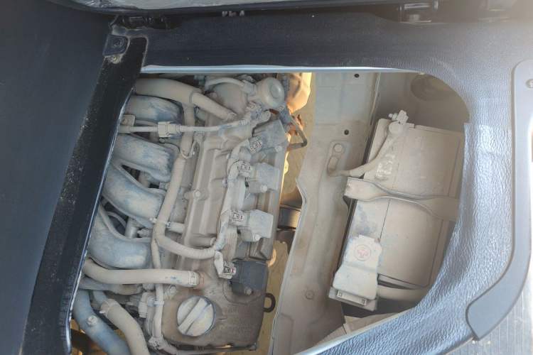 Used CHANGAN KAICHENG Ruixing M60 2023 1.5L GDI Comfort-Class Passenger Vehicle 6/7 Seats Engine Bay Right