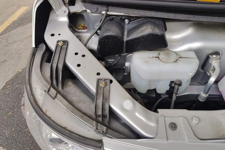 Used CHANGAN KAICHENG Ruixing M60 2023 1.5L GDI Comfort Van 2-Seater Engine Bay Right