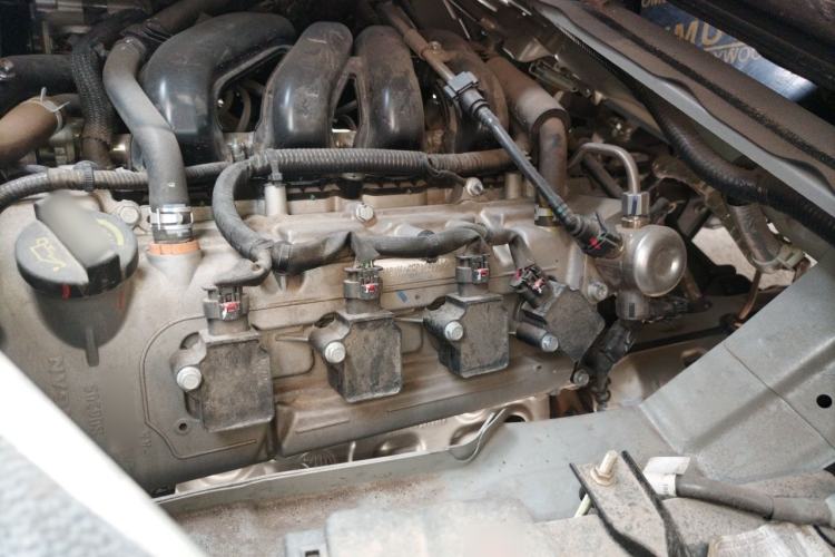 Used CHANGAN KAICHENG Ruixing M60 2023 1.5L GDI Comfort-Class Passenger Vehicle 6/7 Seats Engine Bay