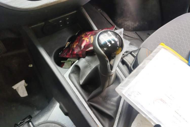 Used CHANGAN KAICHENG Ruixing M60 2023 1.6L CNG Comfort-Grade 6-Seater Passenger Vehicle Gear Lever