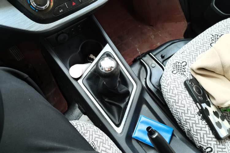 Used CHANGAN KAICHENG Ruixing M60 2023 1.5L GDI Basic Model Passenger Vehicle 6/7 Seats Gear Lever