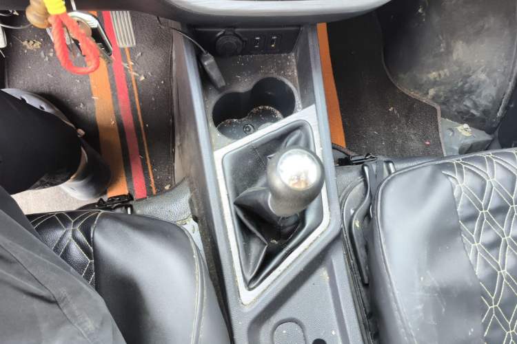 Used CHANGAN KAICHENG Ruixing M60 2023 1.5L GDI Comfort-Class Passenger Vehicle 6/7 Seats Gear Lever