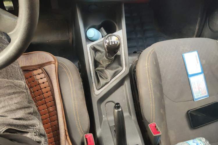 Used CHANGAN KAICHENG Ruixing M60 2023 1.6L CNG Comfort-Grade 6-Seater Passenger Vehicle Gear Lever