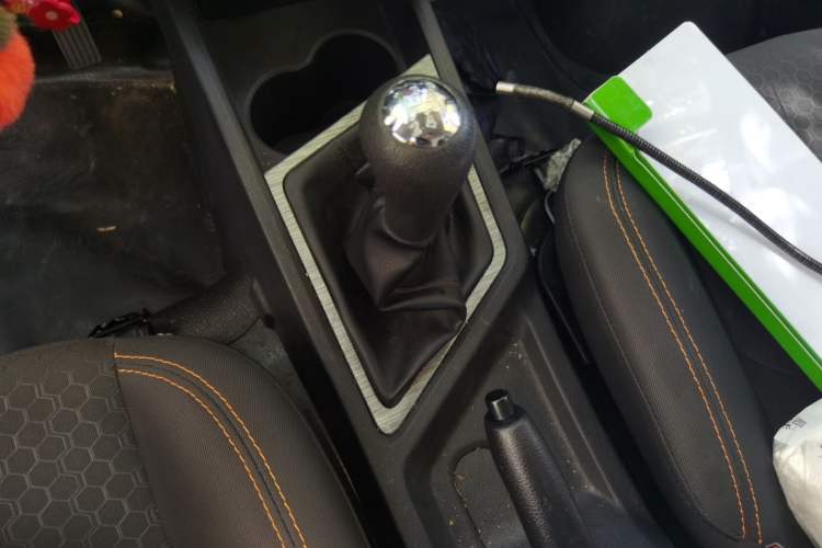 Used CHANGAN KAICHENG Ruixing M60 2023 1.5L GDI Elite-Class Passenger Vehicle 6/7 Seats Gear Lever