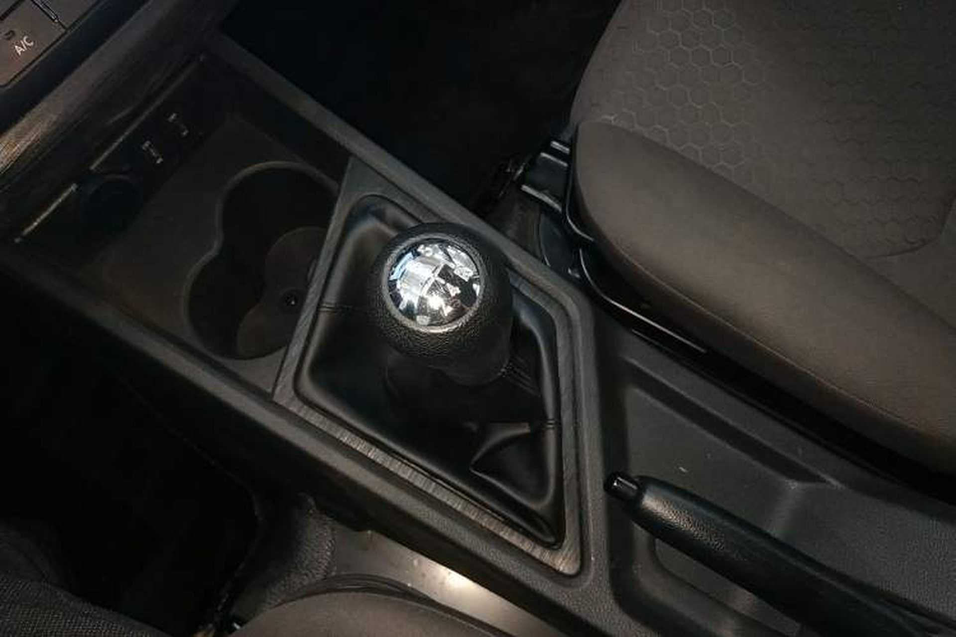 Used CHANGAN KAICHENG Ruixing M60 2023 1.5L GDI Comfort-Class Passenger Vehicle 6/7 Seats Gear Lever