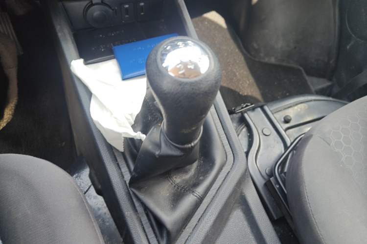 Used CHANGAN KAICHENG Ruixing M60 2023 1.5L GDI Basic Model Passenger Vehicle 6/7 Seats Gear Lever