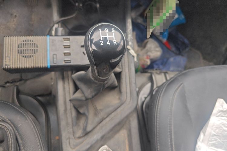 Used CHANGAN KAICHENG Ruixing M60 2023 1.6L CNG Comfort-Grade 6-Seater Passenger Vehicle Gear Lever