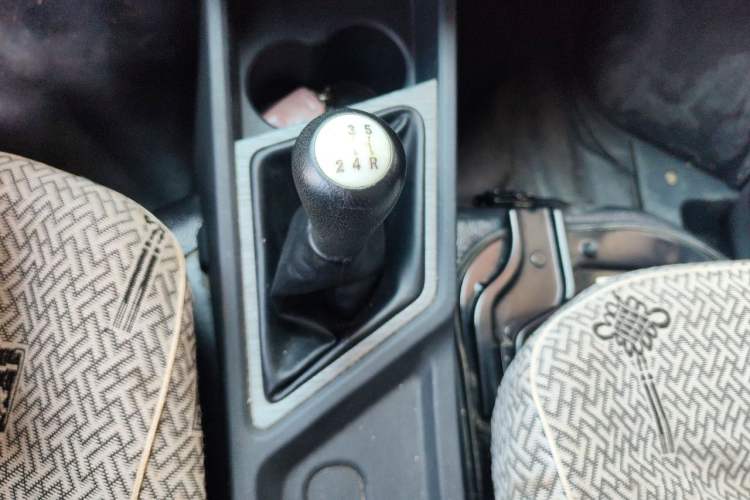 Used CHANGAN KAICHENG Ruixing M60 2023 1.5L GDI Comfort-Class Passenger Vehicle 6/7 Seats Gear Lever