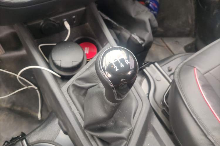 Used CHANGAN KAICHENG Ruixing M60 2023 1.6L CNG Comfort-Grade 6-Seater Passenger Vehicle Gear Lever