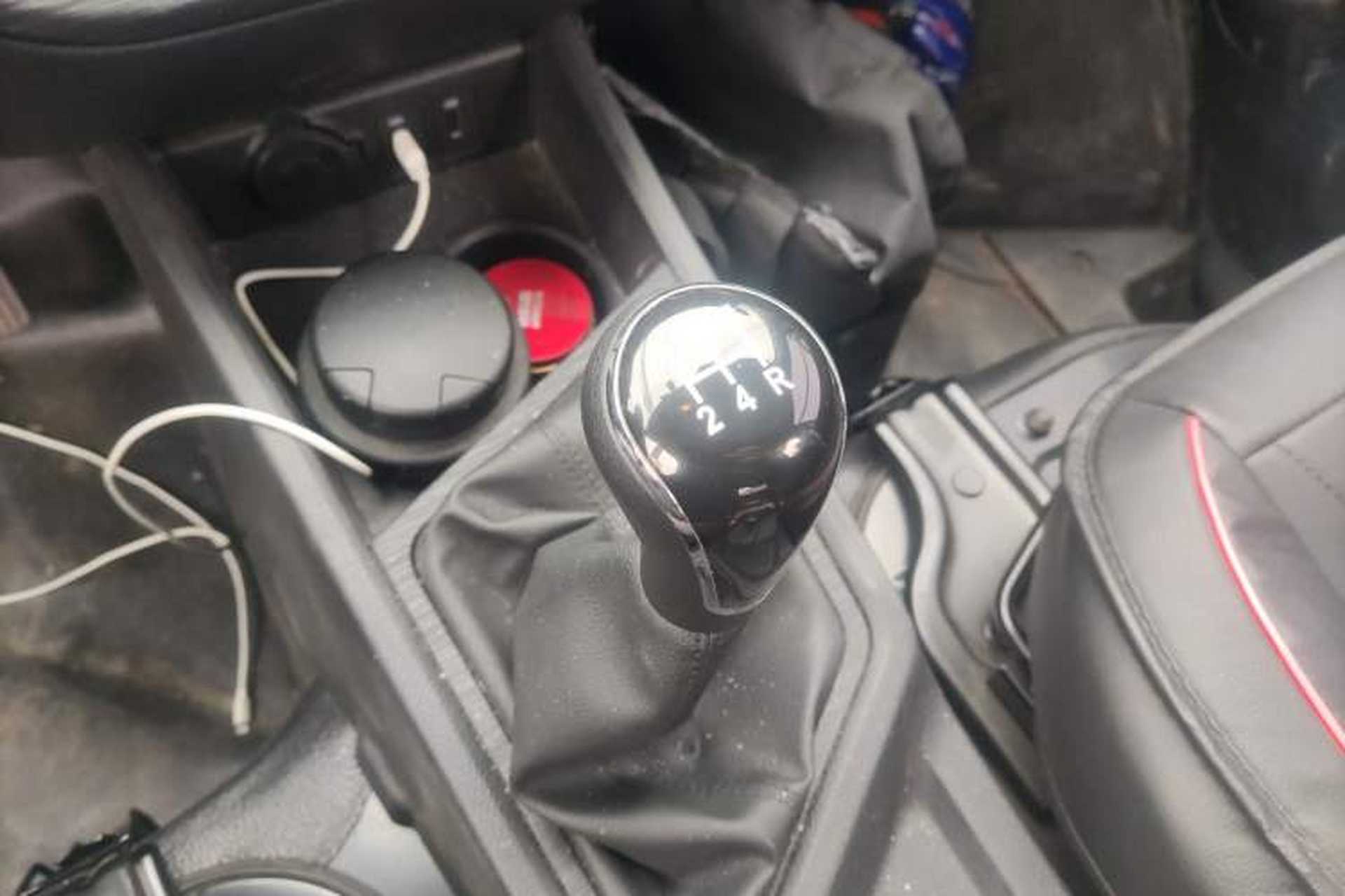 Used CHANGAN KAICHENG Ruixing M60 2023 1.6L CNG Comfort-Grade 6-Seater Passenger Vehicle Gear Lever