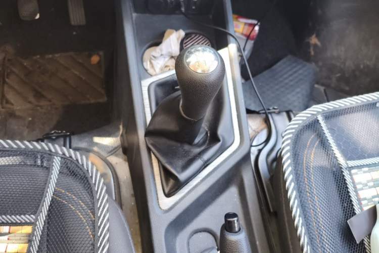 Used CHANGAN KAICHENG Ruixing M60 2023 1.5L GDI Comfort-Class Passenger Vehicle 6/7 Seats Gear Lever