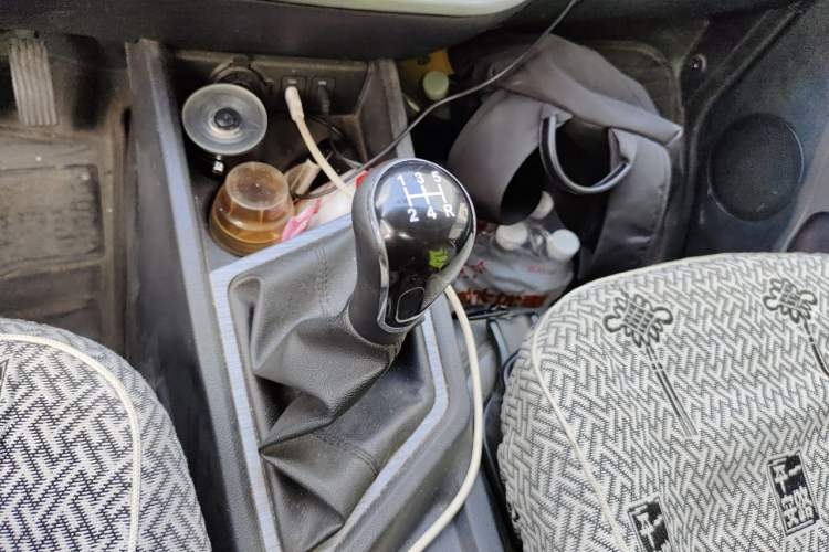 Used CHANGAN KAICHENG Ruixing M60 2023 1.6L CNG Comfort-Grade 6-Seater Passenger Vehicle Gear Lever