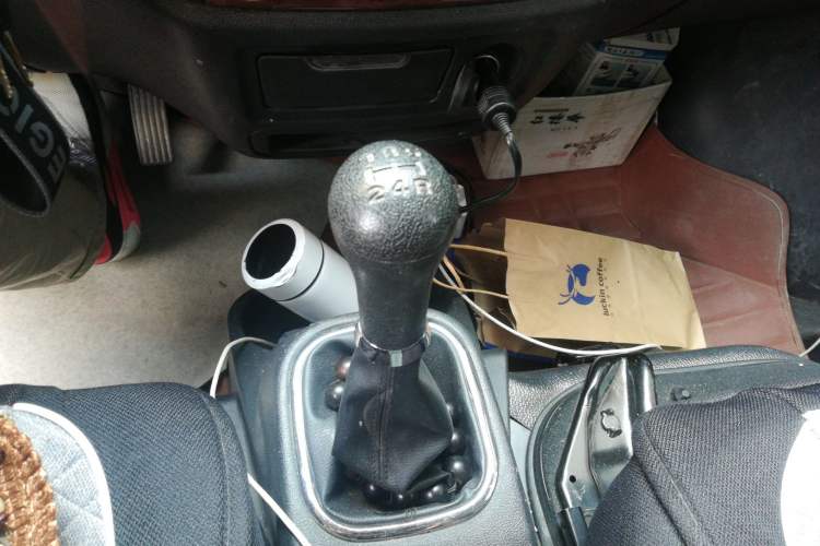 Used CHANGAN KAICHENG Ruixing M60 2023 1.6L CNG Comfort-Grade 6-Seater Passenger Vehicle Gear Lever