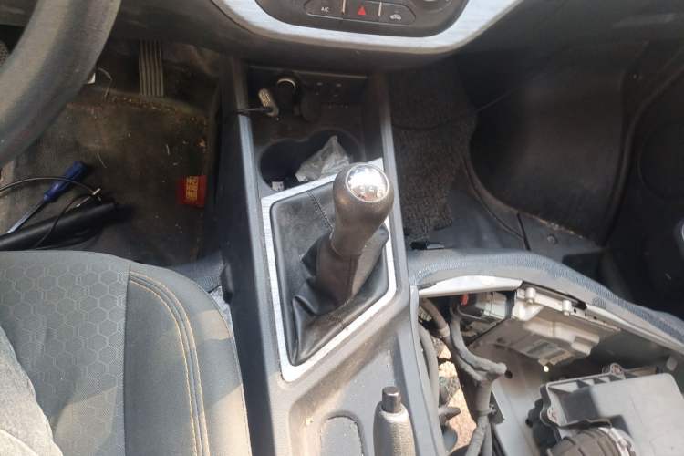 Used CHANGAN KAICHENG Ruixing M60 2023 1.5L GDI Comfort-Class Passenger Vehicle 6/7 Seats Gear Lever