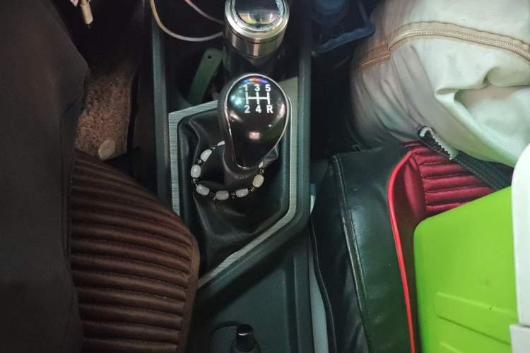Used CHANGAN KAICHENG Ruixing M60 2023 1.6L CNG Comfort-Grade 6-Seater Passenger Vehicle Gear Lever