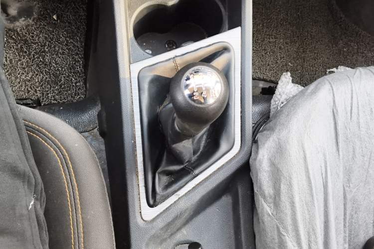 Used CHANGAN KAICHENG Ruixing M60 2023 1.5L GDI Comfort-Class Passenger Vehicle 6/7 Seats Gear Lever