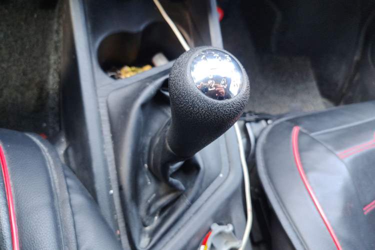 Used CHANGAN KAICHENG Ruixing M60 2023 1.5L GDI Elite-Class Passenger Vehicle 6/7 Seats Gear Lever