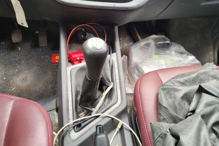 Used CHANGAN KAICHENG Ruixing M60 2023 1.5L GDI Comfort-Class Passenger Vehicle 6/7 Seats Gear Lever