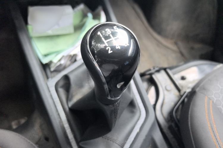 Used CHANGAN KAICHENG Ruixing M60 2023 1.5L GDI Comfort-Class Passenger Vehicle 6/7 Seats Gear Lever