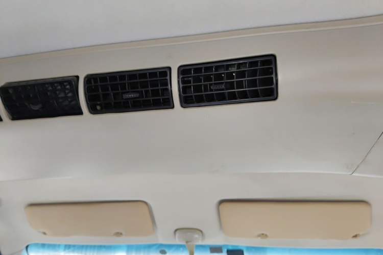 Used CHANGAN KAICHENG Ruixing M60 2023 1.6L CNG Comfort-Grade 6-Seater Passenger Vehicle Headliner
