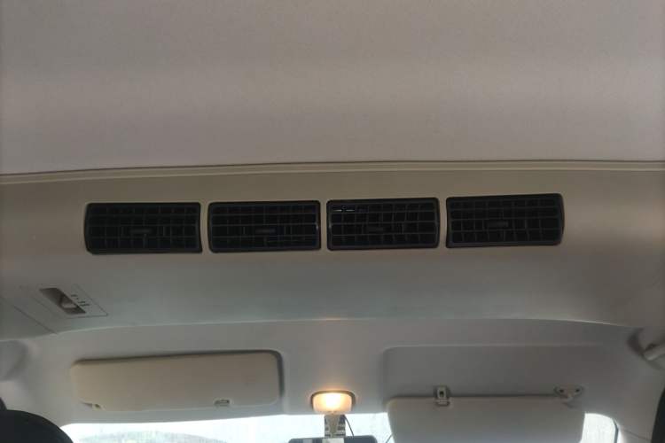 Used CHANGAN KAICHENG Ruixing M60 2023 1.6L CNG Comfort-Grade 6-Seater Passenger Vehicle Headliner