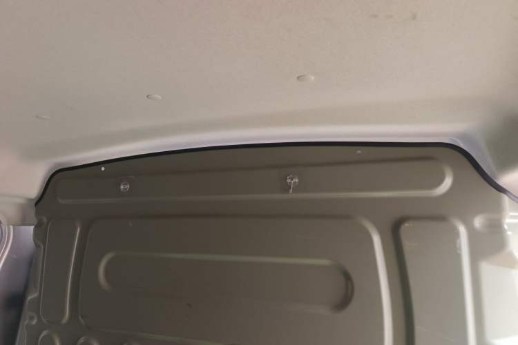 Used CHANGAN KAICHENG Ruixing M60 2023 1.5L GDI Comfort Van 2-Seater Headliner