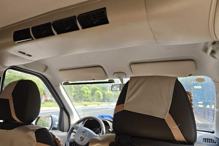 Used CHANGAN KAICHENG Ruixing M60 2023 1.6L CNG Comfort-Grade 6-Seater Passenger Vehicle Headliner