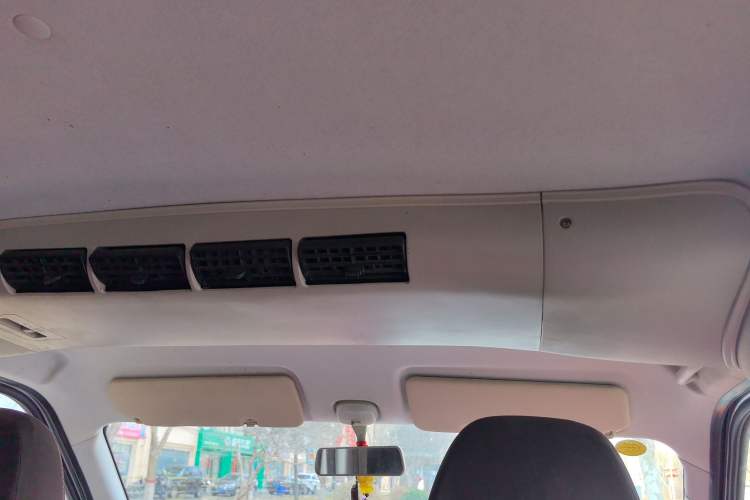 Used CHANGAN KAICHENG Ruixing M60 2023 1.6L CNG Comfort-Grade 6-Seater Passenger Vehicle Headliner