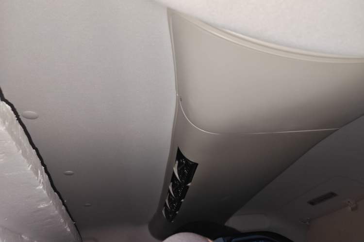 Used CHANGAN KAICHENG Ruixing M60 2023 1.5L GDI Comfort-Class Passenger Vehicle 6/7 Seats Headliner