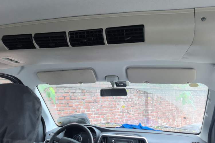Used CHANGAN KAICHENG Ruixing M60 2023 1.5L GDI Comfort-Class Passenger Vehicle 6/7 Seats Headliner