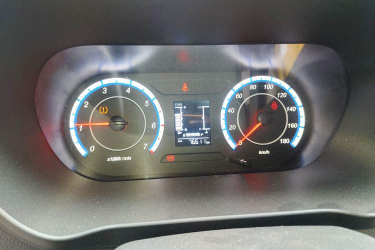 Used CHANGAN KAICHENG Ruixing M60 2023 1.6L CNG Comfort-Grade 6-Seater Passenger Vehicle Instrument Cluster