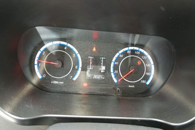Used CHANGAN KAICHENG Ruixing M60 2023 1.5L GDI Elite-Class Passenger Vehicle 6/7 Seats Instrument Cluster