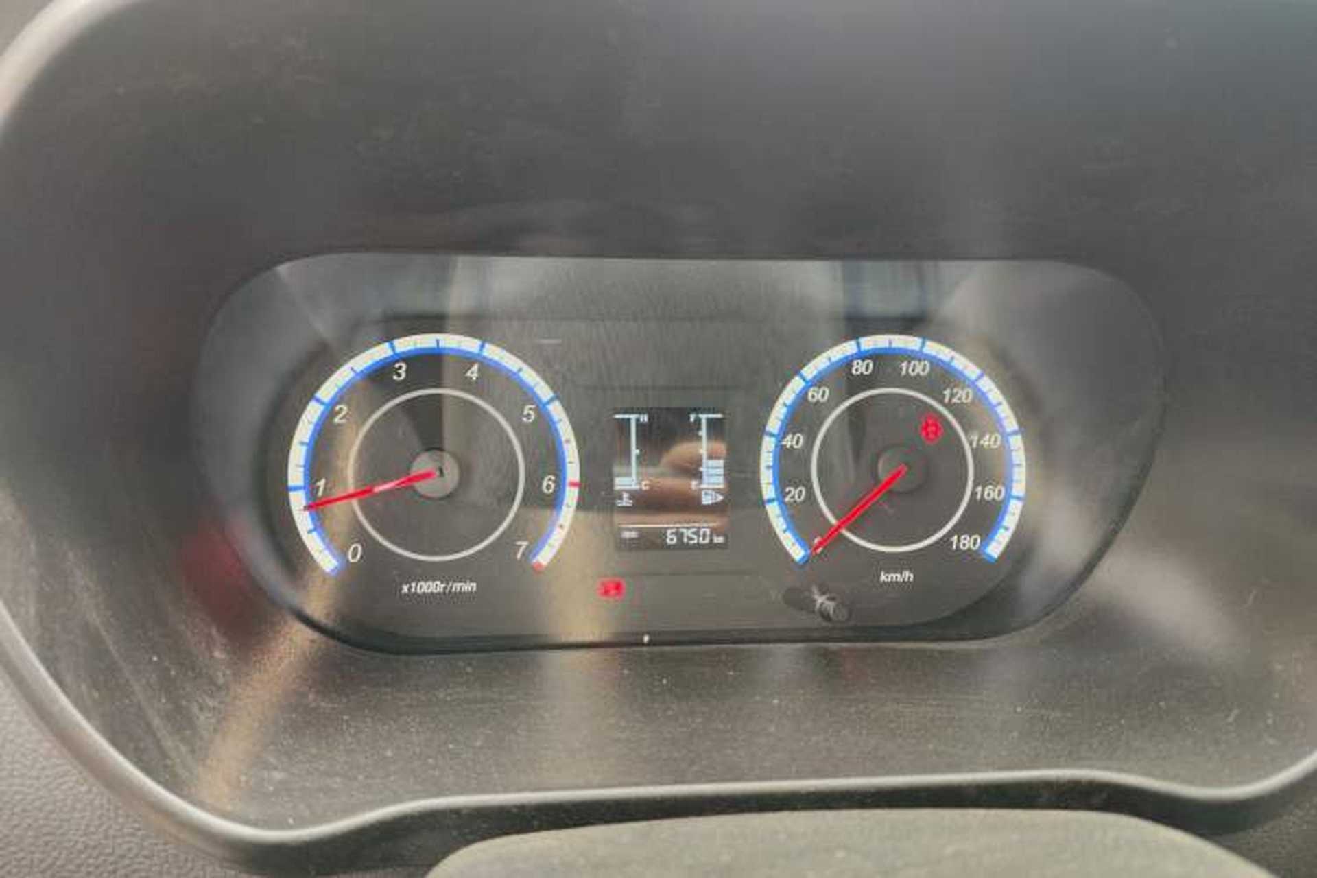 Used CHANGAN KAICHENG Ruixing M60 2023 1.5L GDI Comfort-Class Passenger Vehicle 6/7 Seats Instrument Cluster