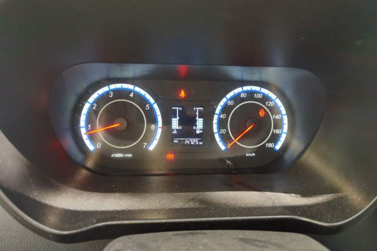 Used CHANGAN KAICHENG Ruixing M60 2023 1.5L GDI Elite-Class Passenger Vehicle 6/7 Seats Instrument Cluster