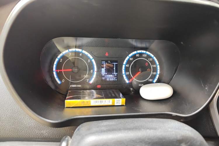 Used CHANGAN KAICHENG Ruixing M60 2023 1.6L CNG Comfort-Grade 6-Seater Passenger Vehicle Instrument Cluster