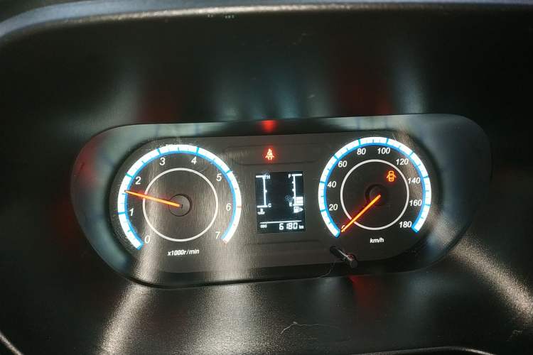 Used CHANGAN KAICHENG Ruixing M60 2023 1.5L GDI Comfort-Class Passenger Vehicle 6/7 Seats Instrument Cluster