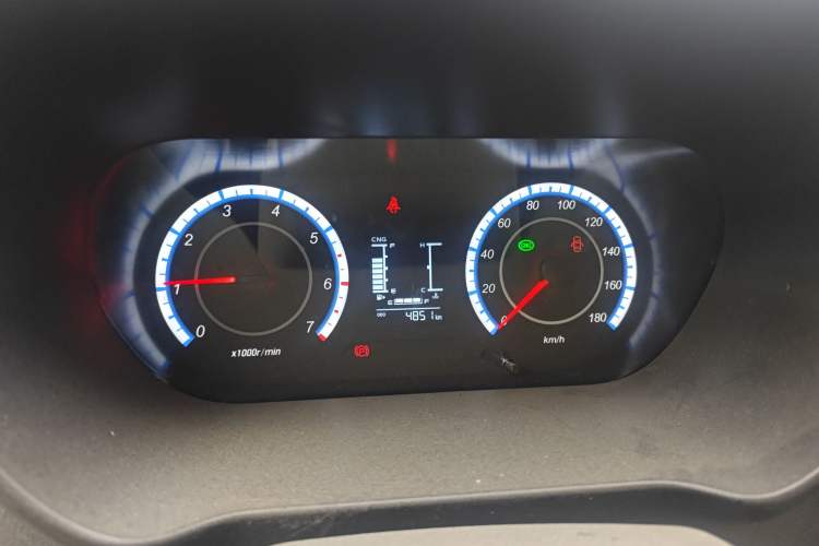 Used CHANGAN KAICHENG Ruixing M60 2023 1.6L CNG Comfort-Grade 6-Seater Passenger Vehicle Instrument Cluster