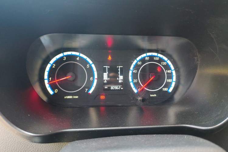 Used CHANGAN KAICHENG Ruixing M60 2023 1.5L GDI Comfort-Class Passenger Vehicle 6/7 Seats Instrument Cluster