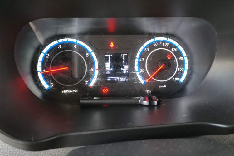 Used CHANGAN KAICHENG Ruixing M60 2023 1.5L GDI Comfort-Class Passenger Vehicle 6/7 Seats Instrument Cluster