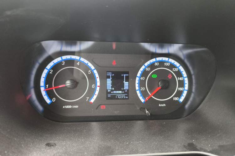 Used CHANGAN KAICHENG Ruixing M60 2023 1.6L CNG Comfort-Grade 6-Seater Passenger Vehicle Instrument Cluster