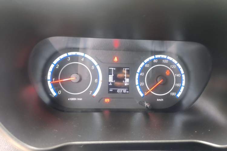 Used CHANGAN KAICHENG Ruixing M60 2023 1.5L GDI Comfort-Class Passenger Vehicle 6/7 Seats Instrument Cluster